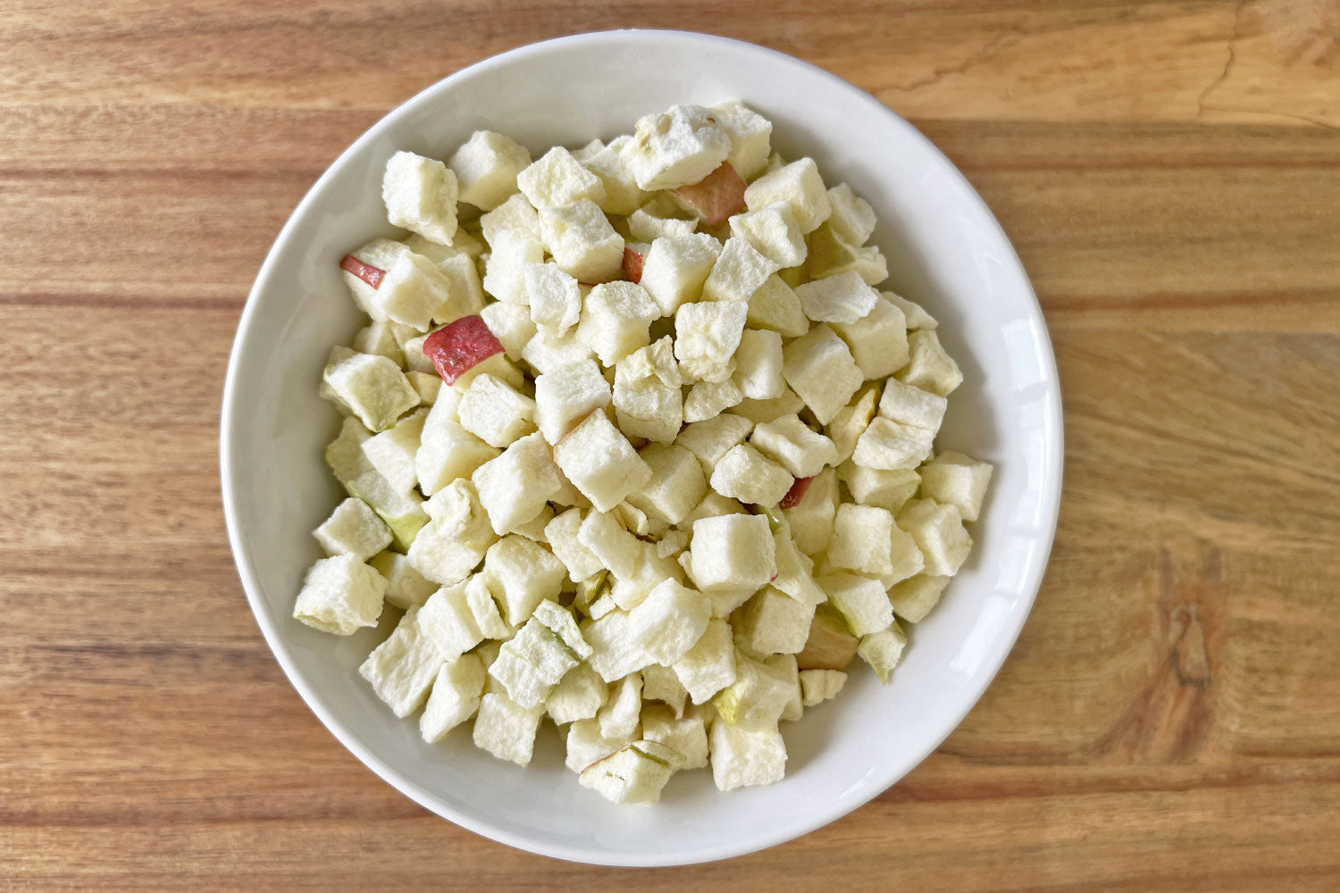 Organic Freeze Dried Apple Cubes 10mm Botanical Ingredients Ltd